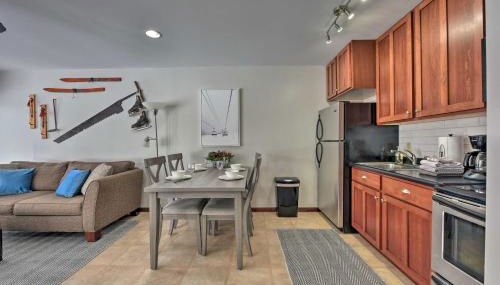 Pet-Friendly Retreat with Deck Steps to Marina! - Foto 4