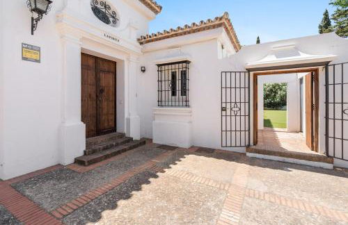 Elegant Villa with Pool & Golf Range in Sotogrande - Foto 7