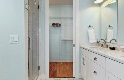 Lux Beach Home Lake Views Firepit - Foto 23