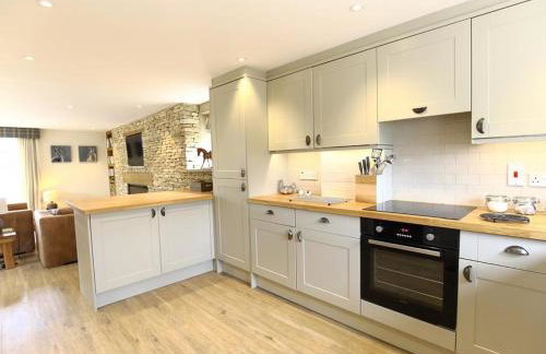 Old Groom's Cottage - Photo 13