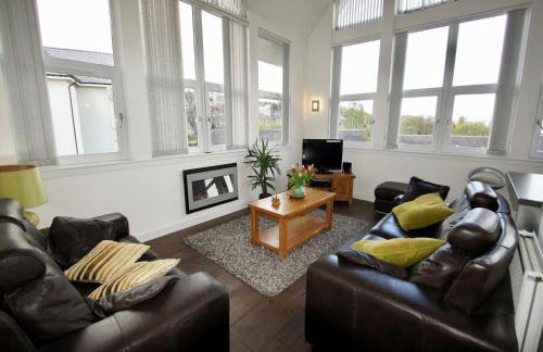 Penthouse Apartment - Photo 1