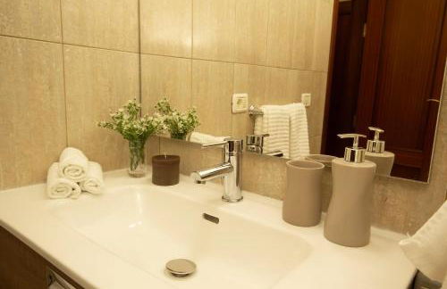 Beach apartment with terrace and pool - Foto 18