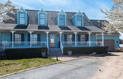 Spacious home with private pool, dock access, and scenic views - Foto 2