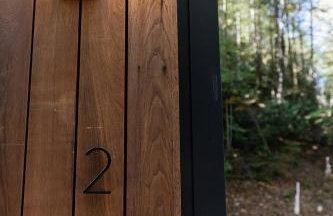 Modern Mirror Home w/ Hot-tub | “Glass House” #2 - Foto 3