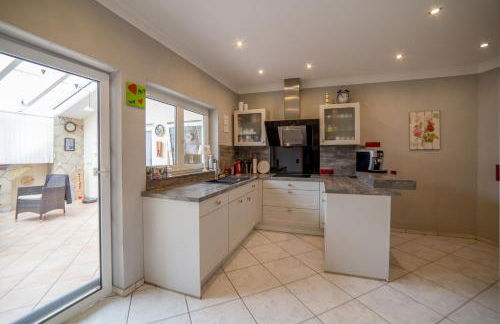 Superior Maisonette-Wohnung-nur 5 min zum Europapark - Foto 4