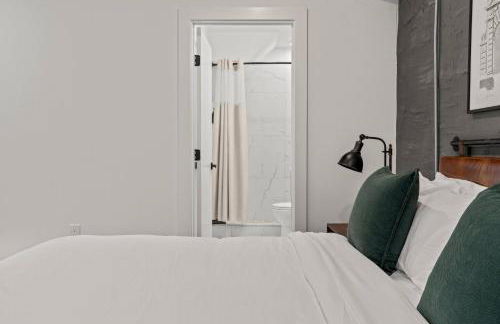 SLEEP 8 Outdoor Patio-Old City- 2 NEW Townhouses - Foto 18