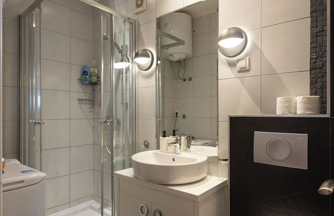 Central Park Apartments - Photo 52