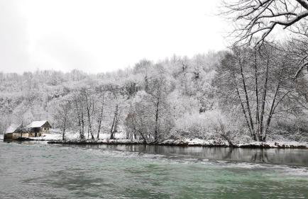 SMARAGD RIVER near Rastoke & Plitvice Lakes - Foto 11