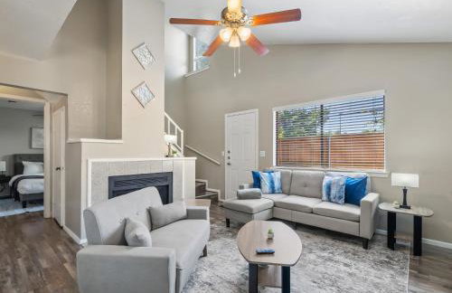 Alder Stay 3BD Townhome in Heart of Arlington - Foto 1