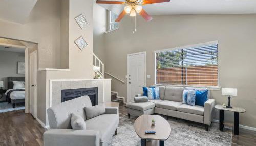 Alder Stay 3BD Townhome in Heart of Arlington - Foto 1