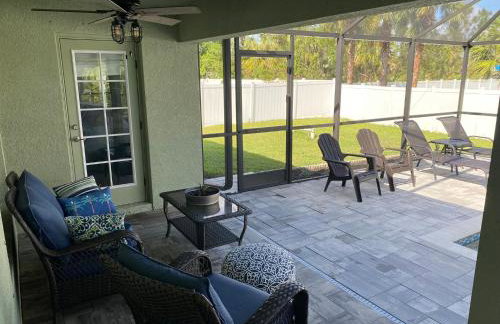 Gone Coastal! Large Heated pool home 30 min from beaches! - Foto 7