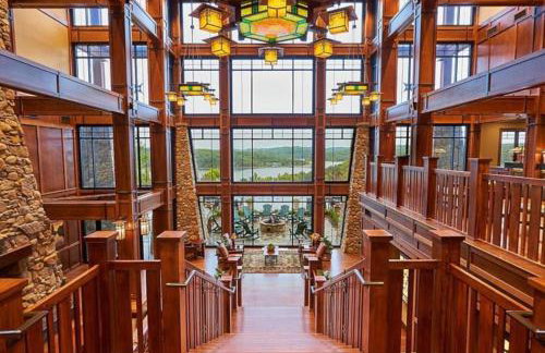 Enjoy the views of Table Rock Lake in this 2BD resort condo - Foto 8