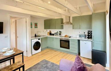 Four Counties Cottage in Collyweston by Amber Stays, Perfect for Getaways with Free Parking - Foto 1