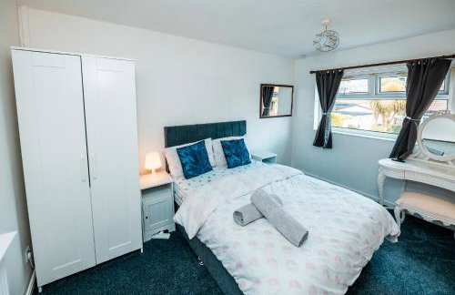 Family & Group Stay in Manchester - Free Parking - Foto 21