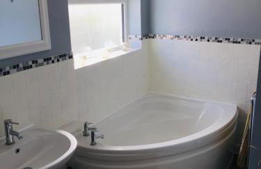 Sunnyside - Large Seaside Home with views and Hot Tub - Foto 35