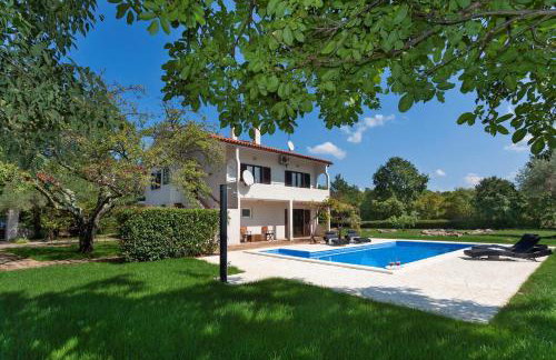 Apartment Doris with Private Pool and large Garden - Photo 2
