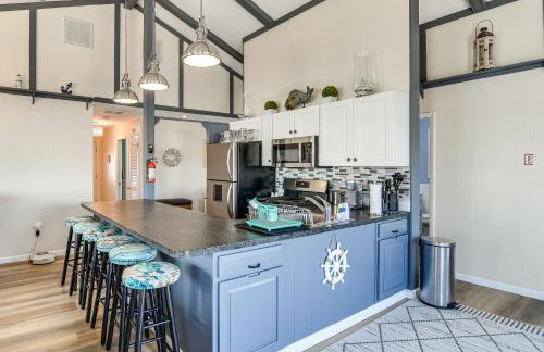 Bayfront Home with Boat Dock and Deck in Forked River - Foto 9