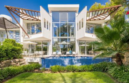 VACATION MARBELLA I Villa Finesse, Luxury Villa, Golden Mile, Swimming-pools, Sauna, Spa, Gym, Minutes from Golfs and Beaches - Foto 6