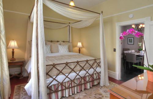 Santa Barbara Classic by Paradise Retreats - Photo 13