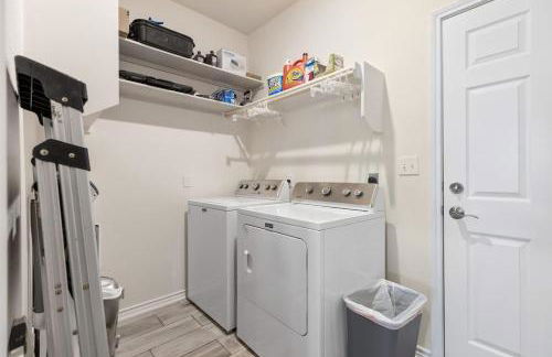 NEW Temple House - 12PPL - Families, Groups, Insurance - Quiet Street, 5 Mi To Meta, BS&W, UMHB Pets OK, FAST Wi-Fi FREE Parking - Professionally Managed By Stay Albatross Furnished Rentals - Foto 31