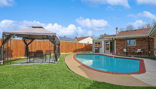 Charming 3Bd 2Ba Home with Private Pool - Foto 4