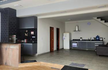 Sobrado novo e lindo com piscina - Foto 15