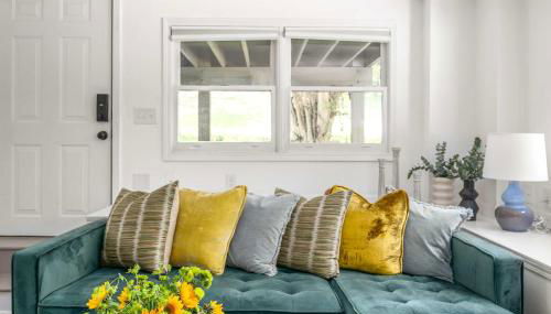 Lion's Lair - Photo 4