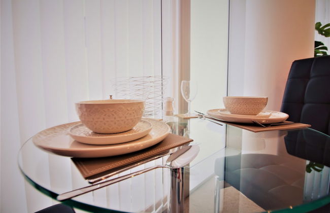 Solace Apartment Milton Keynes - Photo 9