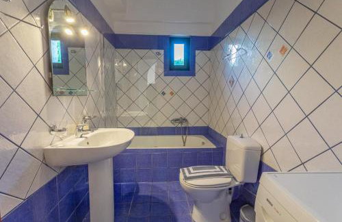 SOFIA, Luxury Stone Villa in Stoupa with Private Pool, BBQ and Amazing Sea View - Foto 15