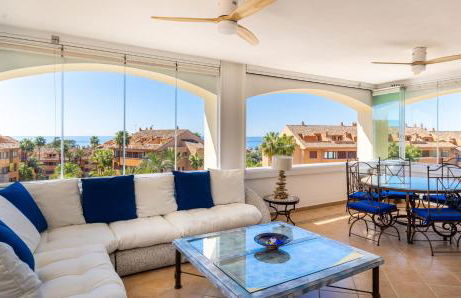 Fantástico Ático Dúplex en Marbella, con vistas al mar y a 300 metros de la playa - Photo 1