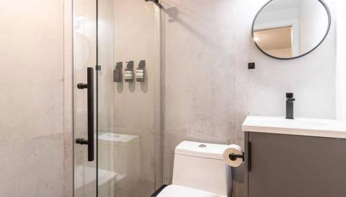 Thena Hotel - Spacious 1 Bedroom - City Center - Foto 3, Shower