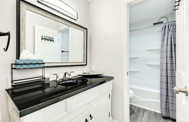 Seaside and Breezy Condo at the Victorian - Foto 53