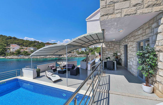 Villa Antonija - Photo 1