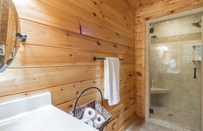 Iron Mountain Lodge 3 Bedroom Cabin by RedAwning - Foto 16