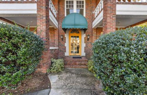 Retro 1BR in Elizabeth with Porch & Eclectic Design - Foto 28