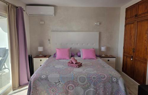 Views, international channels, A-C, pool, bar - Foto 9