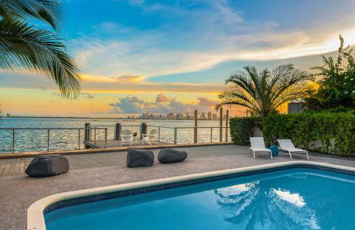 Best Bayfront View Villa with Heated Pool - Foto 8