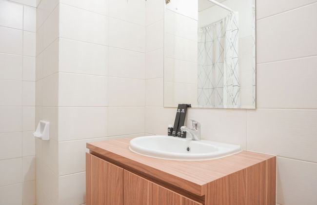 Comfortable and Minimalist Studio Apartment at Woodland Park Residence - Foto 5