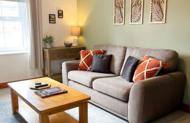 Borders Retreat, Cosy 1 Bed Flat - 3miles from M6 Jct45 - near A75, Gretna & Carlisle - Photo 1