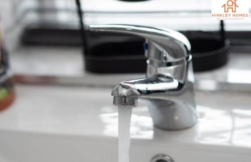 Large Home - Free Parking-WiFi By Hinkley Homes Short Lets & Serviced Accommodation - Foto 49