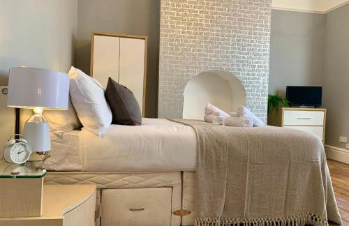 Spacious 6BR Victorian Home in 14 Somerford Near Wolverhampton Centre with Free Parking - Foto 33