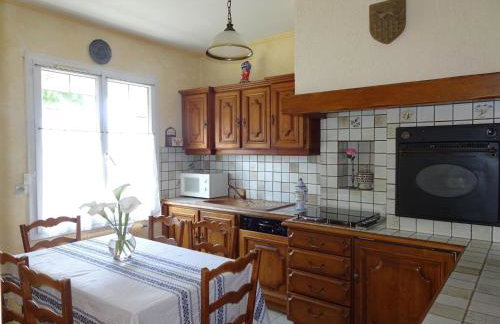 Holiday Home in Guerlesquin Near Lake - Foto 3