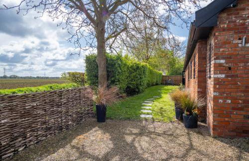 East Wing at Champaignes Toft, Mendlesham - Foto 19