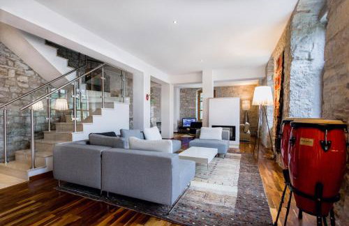 Private luxury Villa del Mar on Solta for up to 10 persons, heated pool, free parking, next to sea! FREE Kajak & Mountainbikes, GREAT living area & privacy! - Foto 2