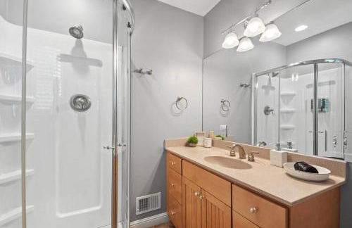 Blissful Boyne City Retreat: Luxurious & Modern! Sleeps 15! - Foto 48