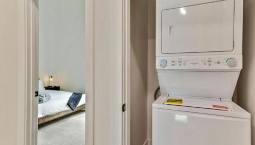 3 Min to DT - 2 Car Garage - Lux Townhome - King Bed - Foto 4