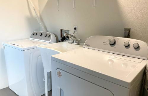 Cozy Coral Cottage with Tiki Hut, Mini Golf, Arcade and Grill - Foto 23