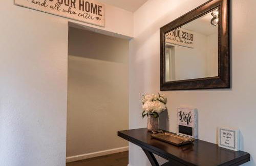 Beautiful home with backyard - Photo 33