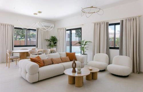 Emerald Harmony Villa with Private Pool & Jacuzzi - Photo 8