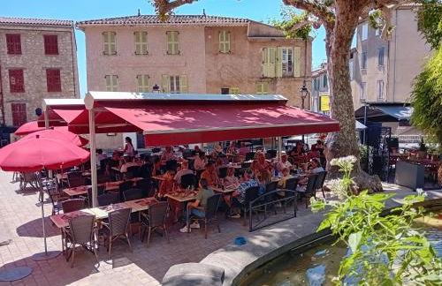 Spacious Villa for 6 - amazing pool and views - Foto 37